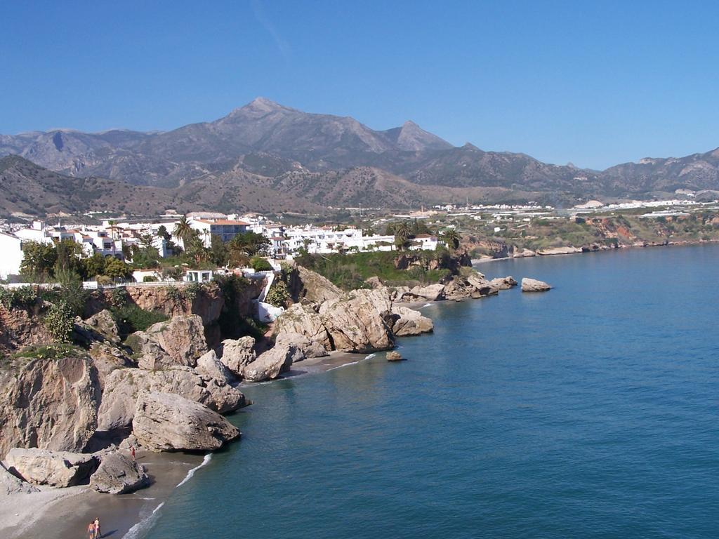 Apartamentos Plaza Nerja Exterior photo