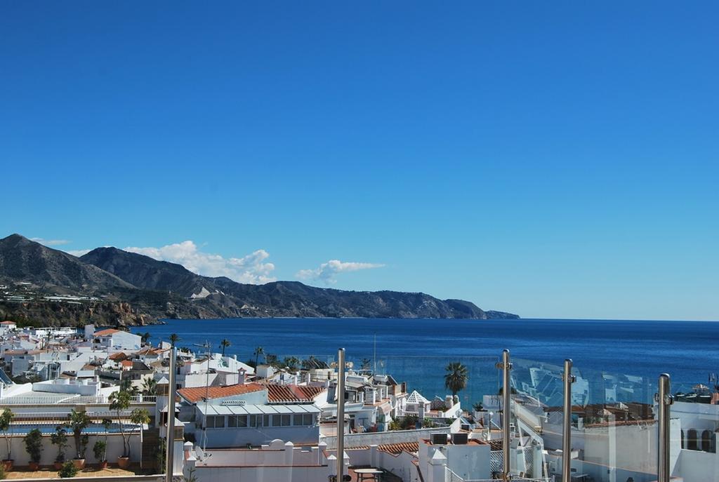 Apartamentos Plaza Nerja Exterior photo