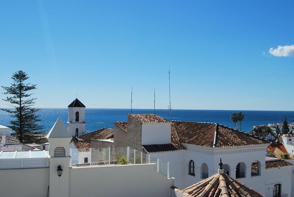 Apartamentos Plaza Nerja Exterior photo