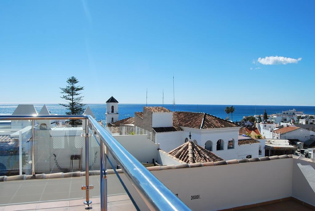 Apartamentos Plaza Nerja Exterior photo